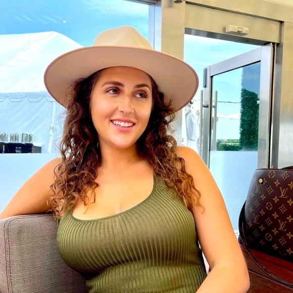 Welcome friends 🫶🏼✨ - Picture 3 of 3